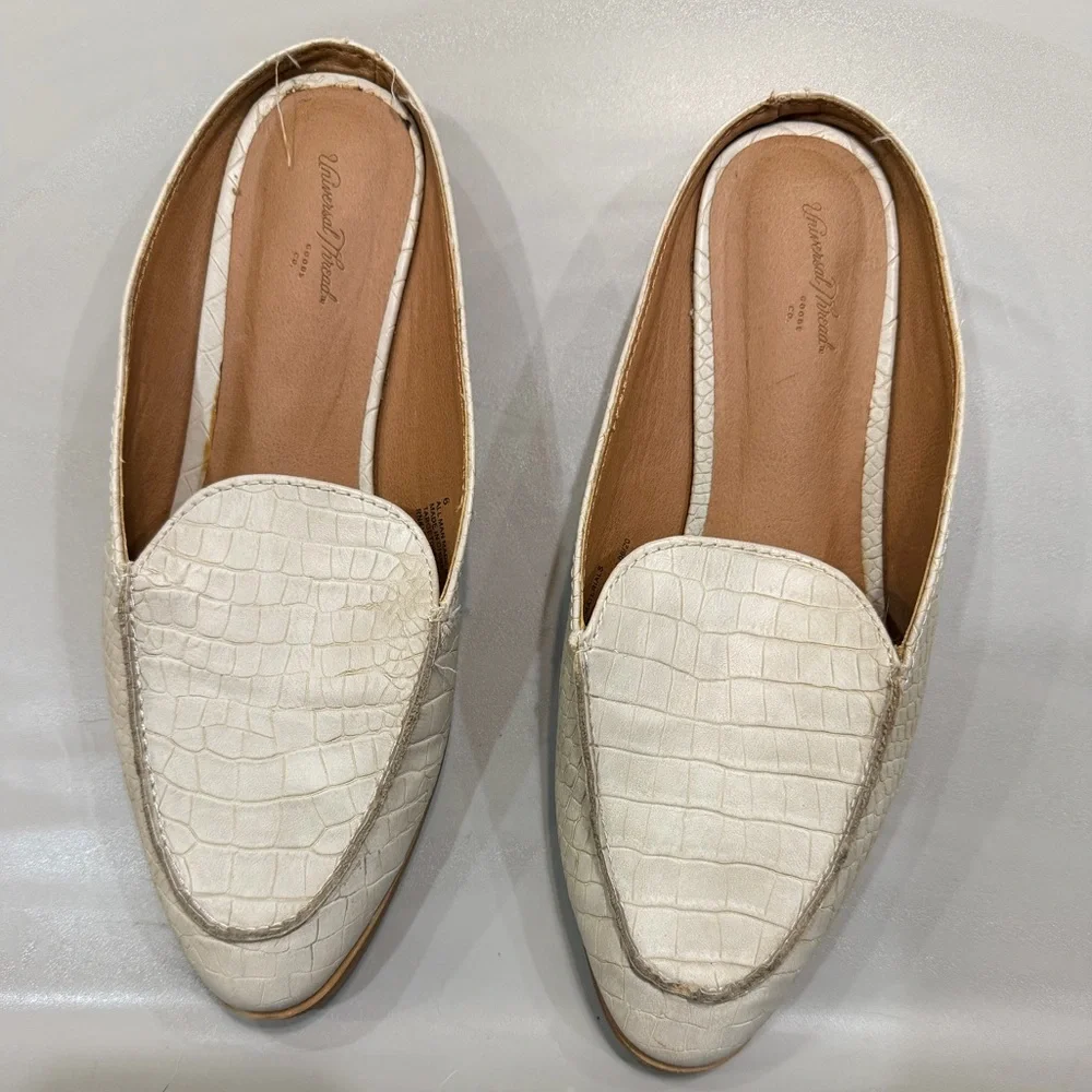 Universal Thread Cream Croc-Embossed Flats - Picture 1 of 5
